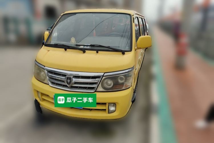 Used Jinbei Hiace 2011 2.0L 5th Generation Power King Comfort Version 4G20D4B Front