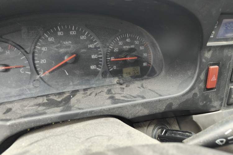 Used Jinbei Hiace 2011 2.0L 5th Generation Power King Comfort Version 4G20D4B Odometer Close Up