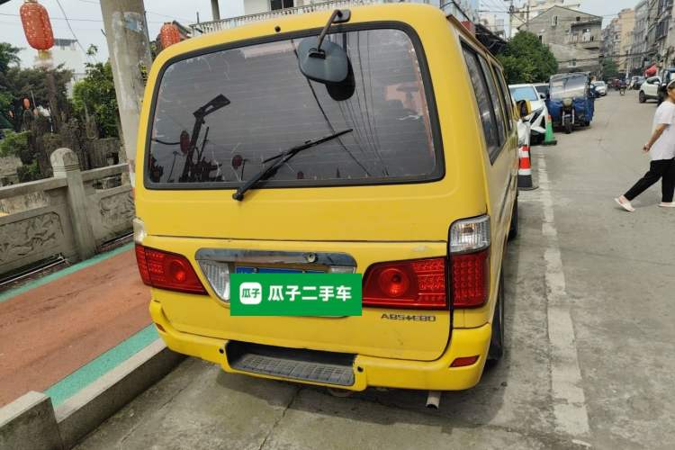 Used Jinbei Hiace 2011 2.0L 5th Generation Power King Comfort Version 4G20D4B Rear