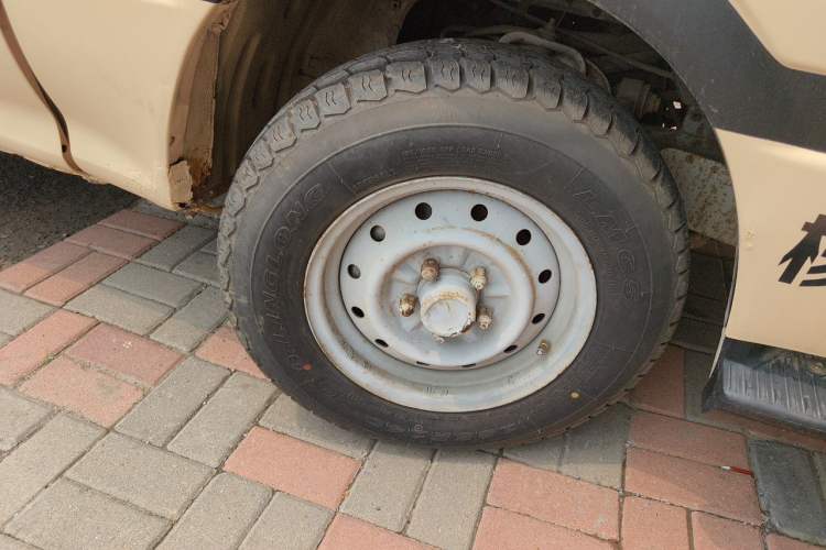 Used Jinbei Hiace 2011 2.0L Sixth-Generation Classic Standard 4G20D4B Right Front Wheel Hub
