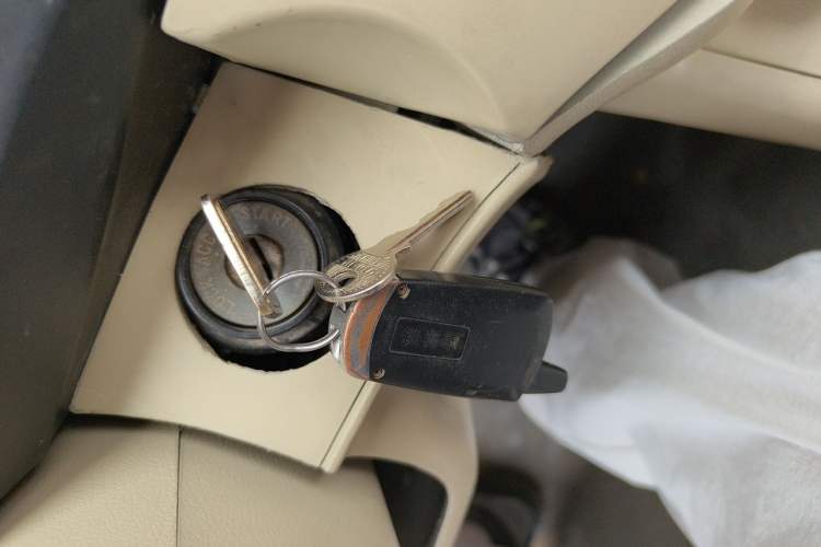 Used Jinbei Hiace 2011 2.0L Sixth-Generation Classic Standard 4G20D4B Vehicle Key