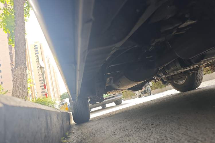 Used Jinbei Hiace 2012 2.4L Da Hai Shi W Luxury Edition Chassis Front Right