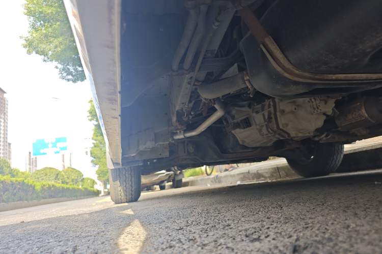 Used Jinbei Hiace 2012 2.4L Da Hai Shi W Luxury Edition Chassis Rear Left