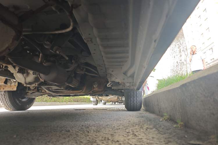Used Jinbei Hiace 2012 2.4L Da Hai Shi W Luxury Edition Chassis Rear Right