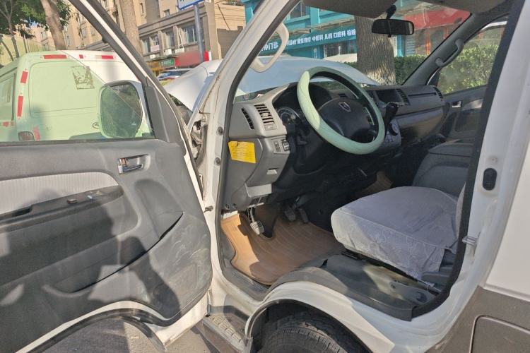 Used Jinbei Hiace 2012 2.4L Da Hai Shi W Luxury Edition Driver Seat