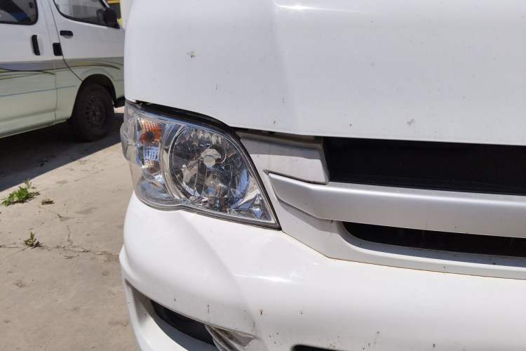 Used Jinbei Hiace 2012 2.4L Da Hai Shi W Standard Edition Right Front Headlight