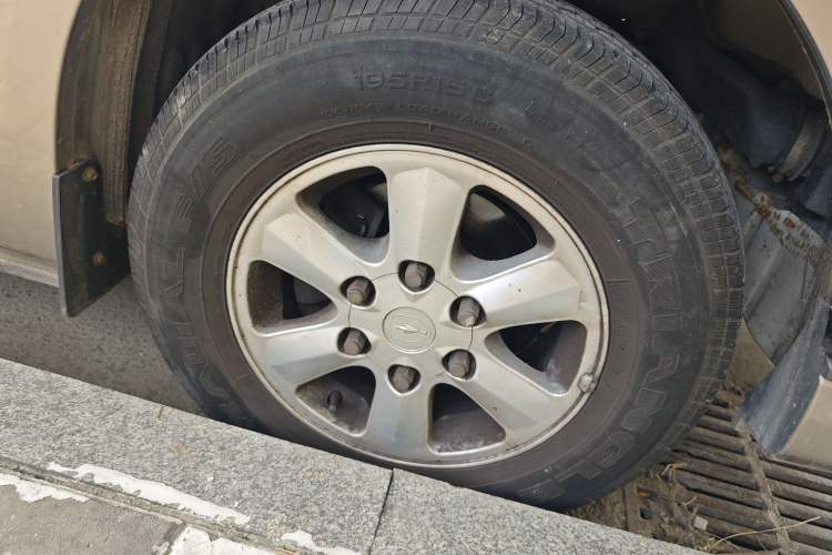 Used Jinbei Hiace 2012 2.4L Da Hai Shi W Luxury Edition Right Front Wheel Hub