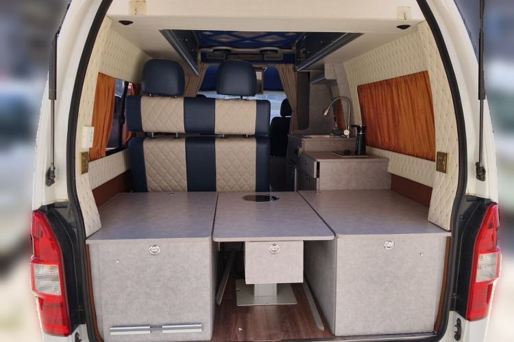 Used Jinbei Hiace 2012 2.4L Da Hai Shi W Standard Edition Trunk