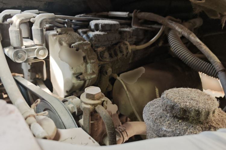 Used Jinbei Hiace  Engine Bay