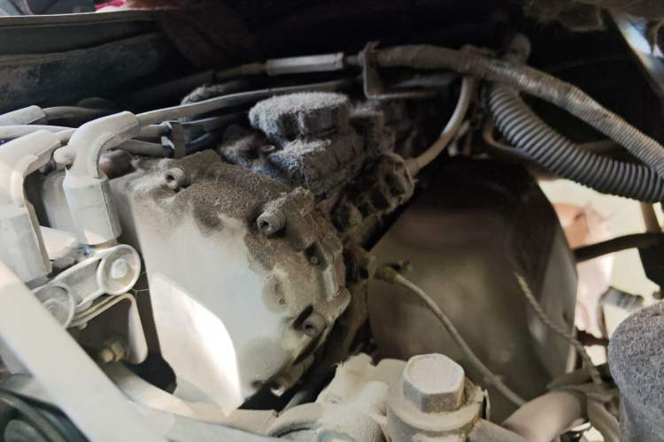 Used Jinbei Hiace  Engine Bay Right