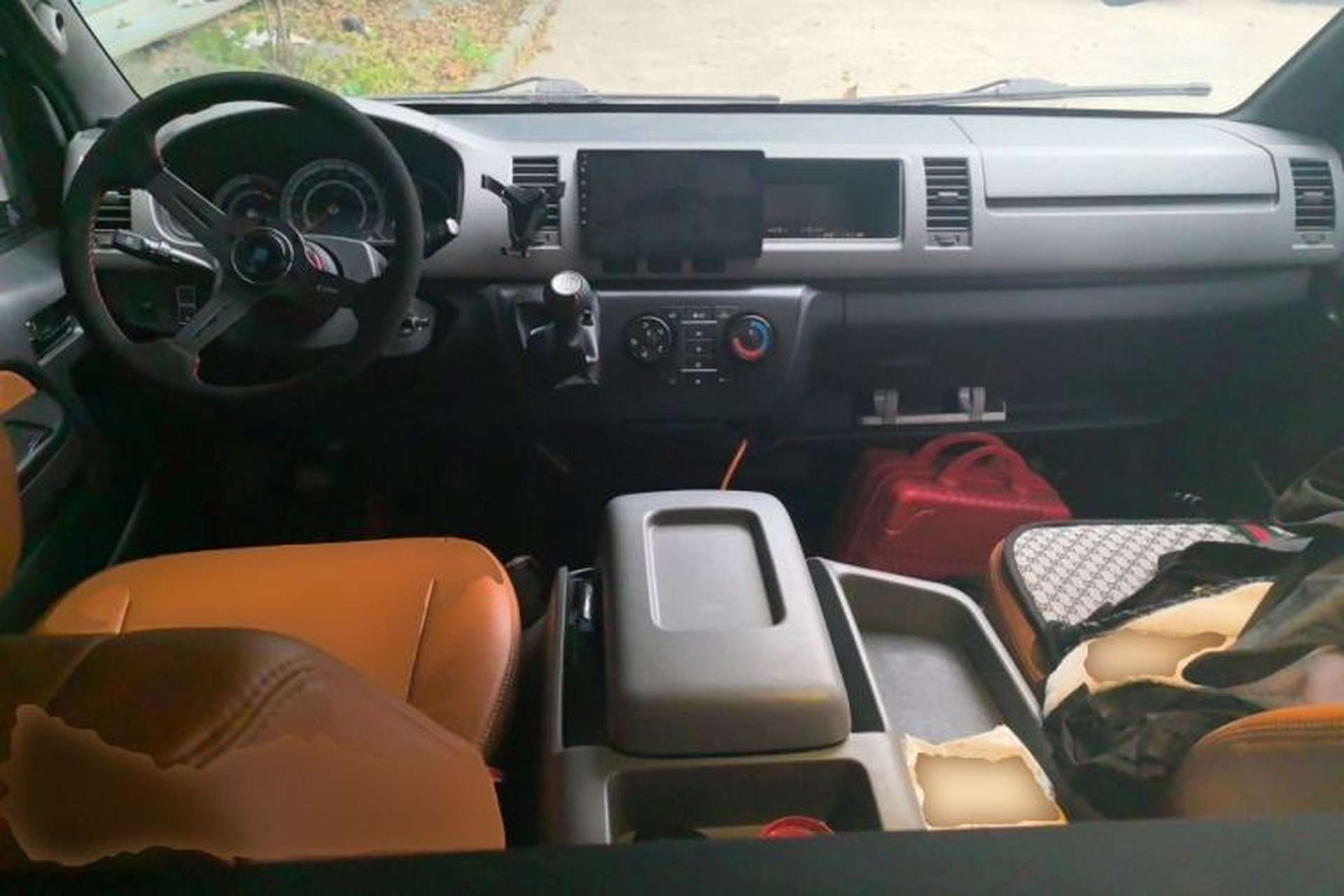 Used Jinbei Hiace  Center Console