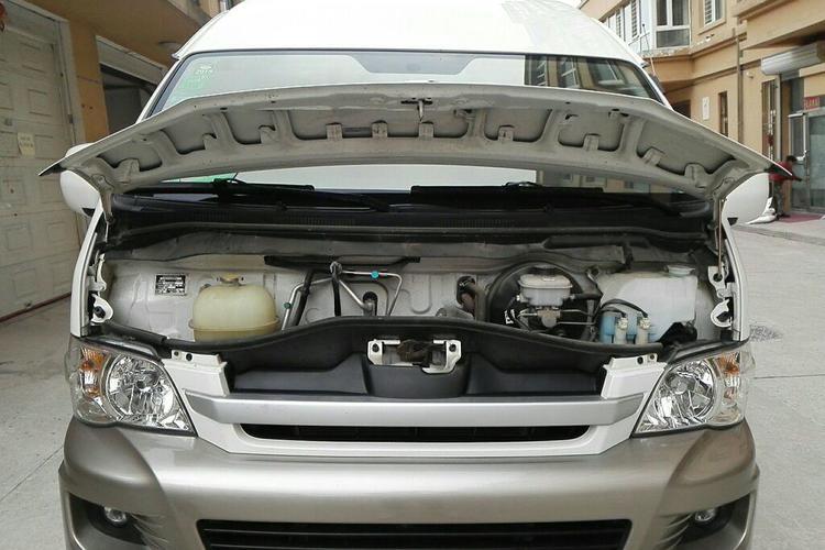 Used Jinbei Hiace 2013 2.5T Da Hai Shi W National Games Commemorative Luxury Edition Engine Bay