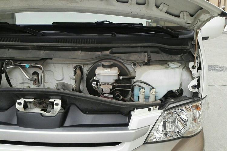 Used Jinbei Hiace 2013 2.5T Da Hai Shi W National Games Commemorative Luxury Edition Engine Bay Left