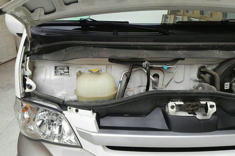 Used Jinbei Hiace 2013 2.5T Da Hai Shi W National Games Commemorative Luxury Edition Engine Bay Right
