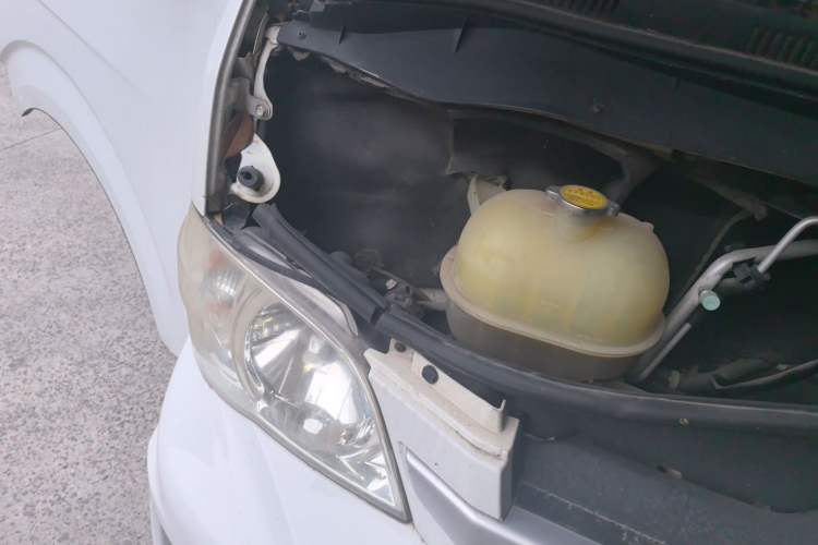 Used Jinbei Hiace  Engine Bay Right