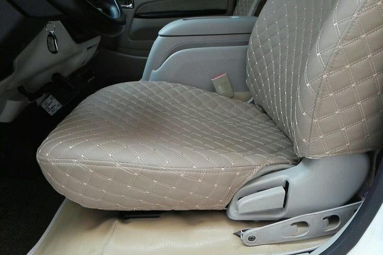 Used Jinbei Hiace 2013 2.5T Da Hai Shi W National Games Commemorative Luxury Edition Left Front Seat