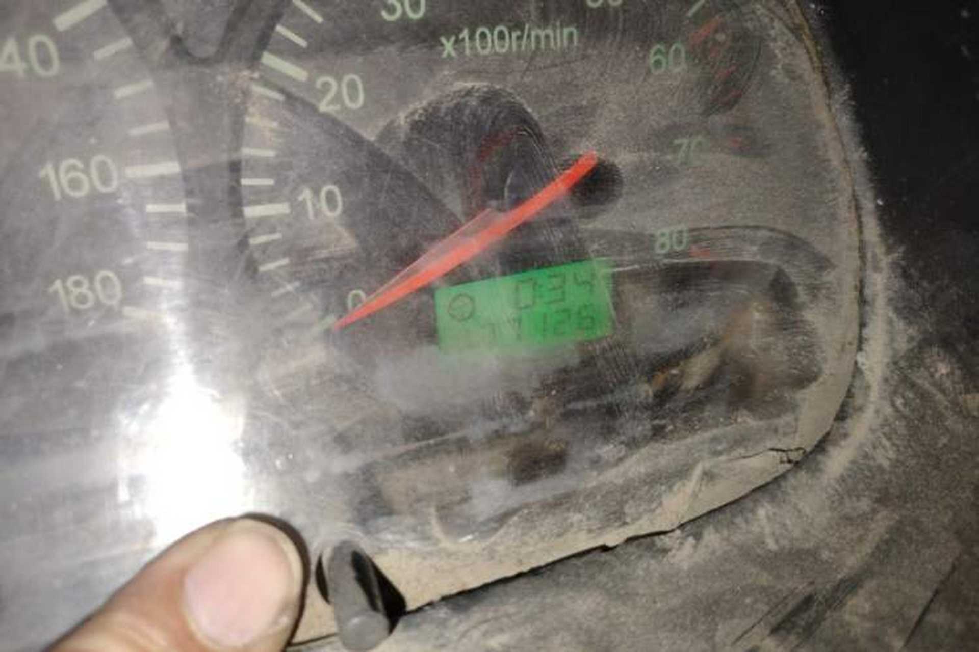 Used Jinbei Hiace  Odometer Close Up