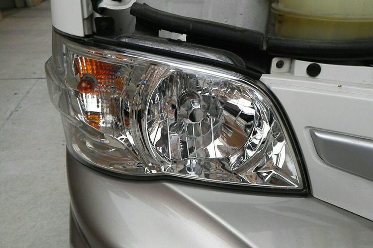 Used Jinbei Hiace 2013 2.5T Da Hai Shi W National Games Commemorative Luxury Edition Right Front Headlight