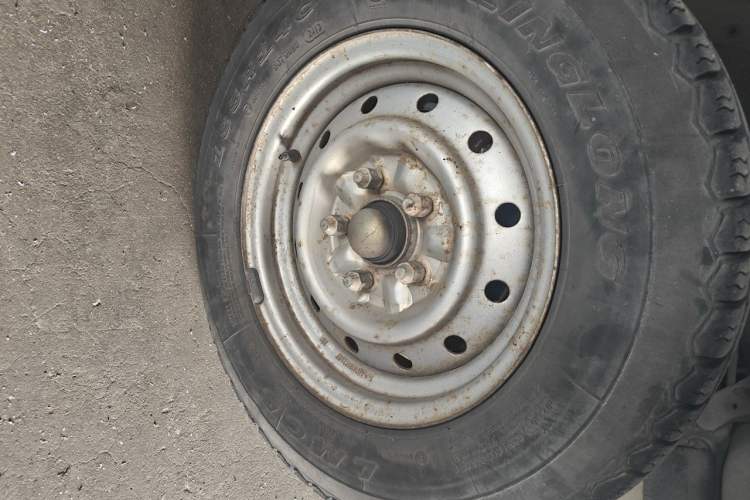 Used Jinbei Hiace  Right Front Wheel Hub