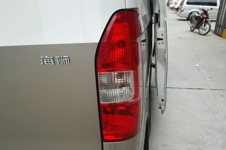 Used Jinbei Hiace 2013 2.5T Da Hai Shi W National Games Commemorative Luxury Edition Right Rear Taillight