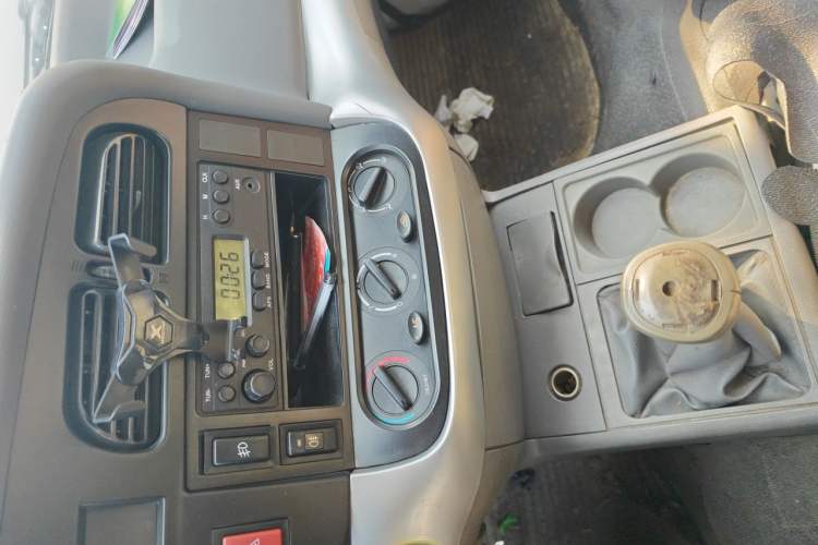 Used Jinbei Hiace 2014 2.0L Fifth-Generation Xiangyun Comfort Type 1 4G20C Audio And AC Panel