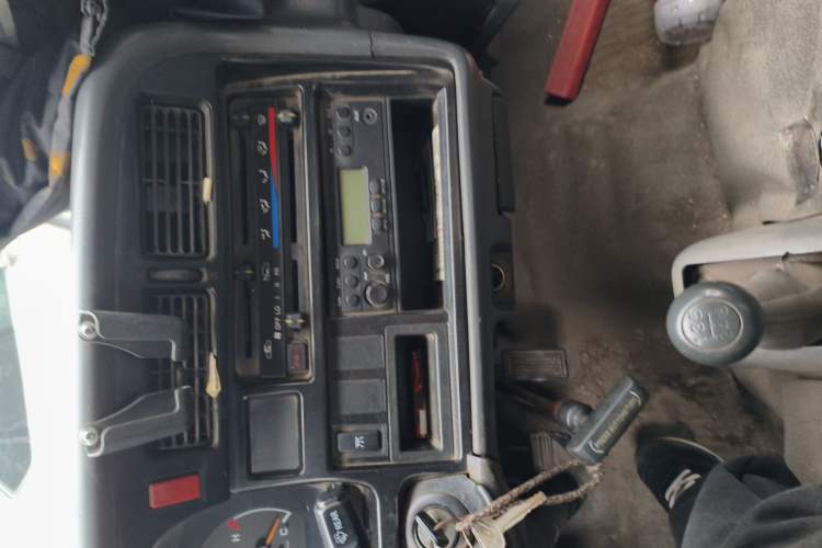 Used Jinbei Hiace 2014 2.0L 5th Generation Kuaiyunwang Business Version 4G21B Audio And AC Panel