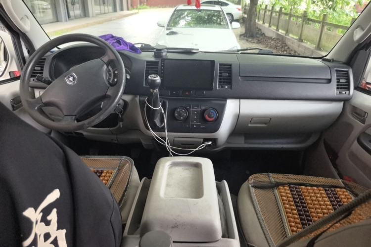 Used Jinbei Hiace 2014 2.0L Comfort Version V19 Center Console