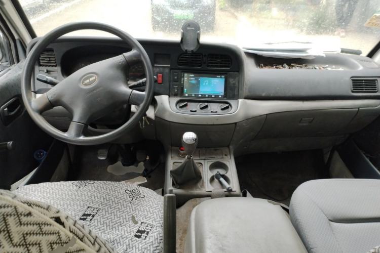 Used Jinbei Hiace 2014 2.0L 5th-Gen Power King Comfort Version V19 Center Console