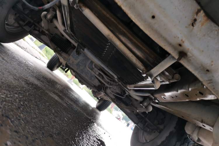 Used Jinbei Hiace 2014 2.0L 5th Generation Kuaiyunwang Business Version 4G20B Chassis Front