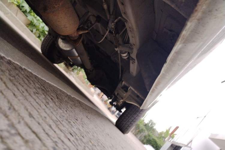 Used Jinbei Hiace 2014 2.0L 5th-Gen Power King Comfort Version V19 Chassis Front Left