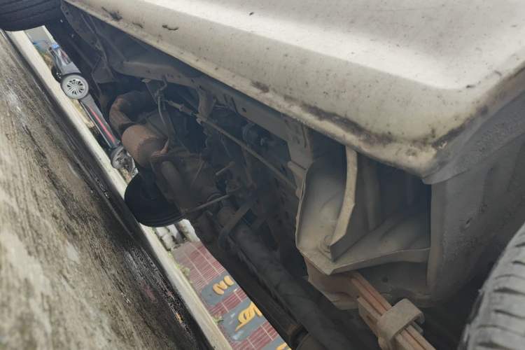 Used Jinbei Hiace 2014 2.0L 5th Generation Kuaiyunwang Business Version 4G20B Chassis Rear Left