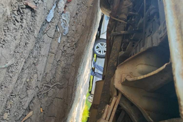 Used Jinbei Hiace 2014 2.0L Fifth-Generation Xiangyun Comfort Type 1 4G20C Chassis Rear Left