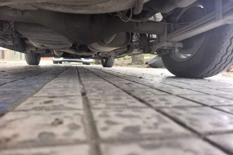 Used Jinbei Hiace 2014 2.0L Comfort Version V19 Chassis Rear