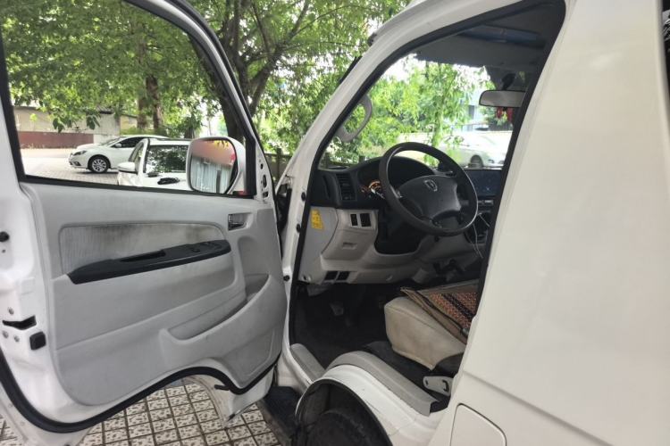 Used Jinbei Hiace 2014 2.0L Comfort Version V19 Driver Seat