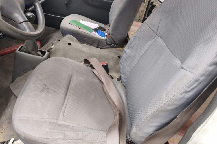 Used Jinbei Hiace 2014 2.0L 5th Generation Kuaiyunwang Business Version 4G21B Driver Seat