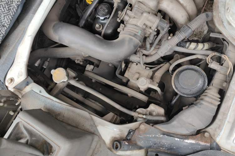 Used Jinbei Hiace 2014 2.0L 5th Generation Kuaiyunwang Business Version 4G20B Engine Bay Left