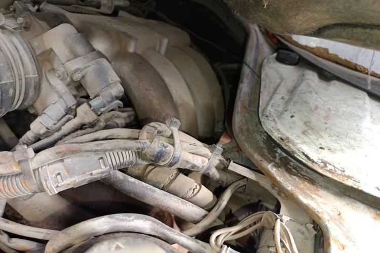 Used Jinbei Hiace 2014 2.0L Fifth-Generation Xiangyun Comfort Type 1 4G21C Engine Bay Left