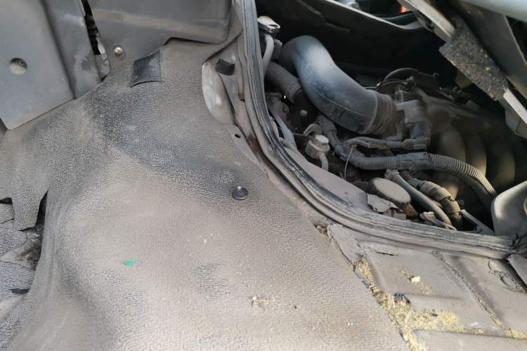 Used Jinbei Hiace 2014 2.0L 5th Generation Kuaiyunwang Business Version 4G20B Engine Bay Right