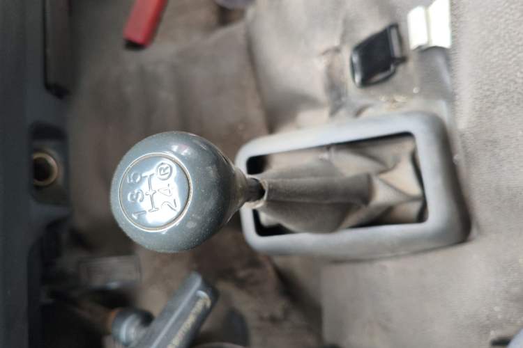Used Jinbei Hiace 2014 2.0L 5th Generation Kuaiyunwang Business Version 4G21B Gear Lever