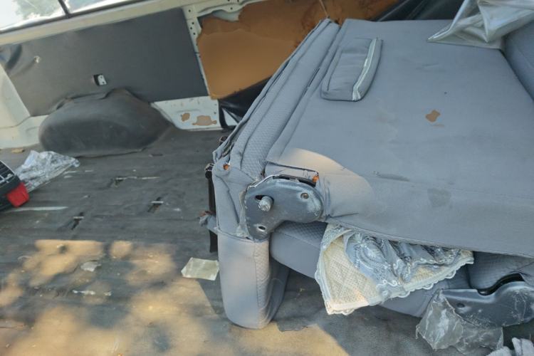Used Jinbei Hiace 2014 2.0L Fifth-Generation Xiangyun Comfort Type 1 4G20C Left Rear Seat
