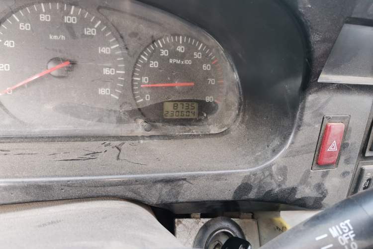 Used Jinbei Hiace 2014 2.0L 5th Generation Kuaiyunwang Business Version 4G20B Odometer Close Up