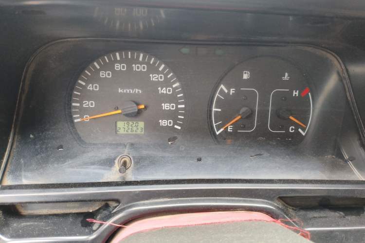 Used Jinbei Hiace 2014 2.0L 5th Generation Kuaiyunwang Business Version 4G21B Odometer Close Up