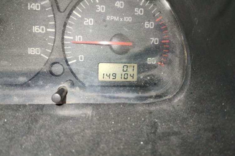 Used Jinbei Hiace 2014 2.0L 5th-Gen Power King Comfort Version V19 Odometer Close Up