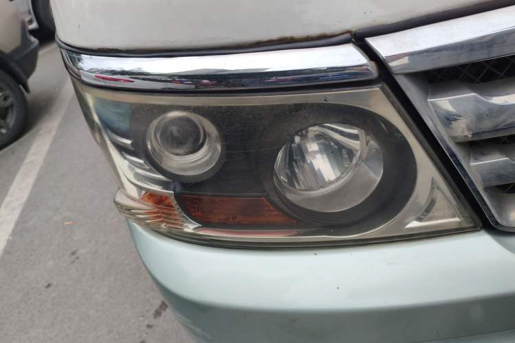 Used Jinbei Hiace 2014 2.0L 5th Generation Kuaiyunwang Business Version 4G21B Right Front Headlight
