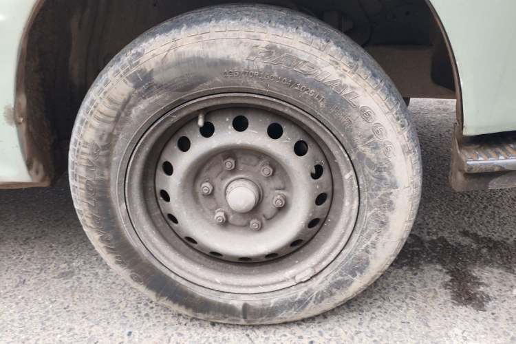 Used Jinbei Hiace 2014 2.0L 5th Generation Kuaiyunwang Business Version 4G21B Right Front Wheel Hub