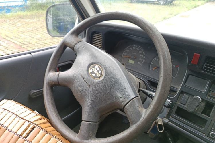 Used Jinbei Hiace 2014 2.0L Fifth-Generation Xiangyun Comfort Type 1 4G21C Steering Wheel