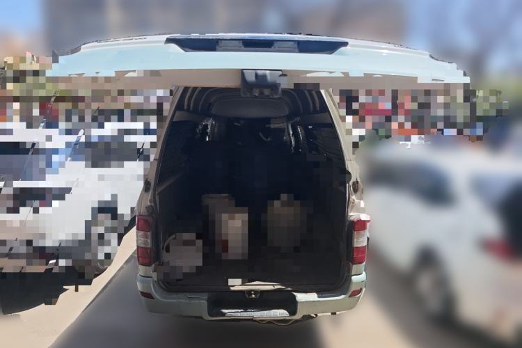 Used Jinbei Hiace 2014 2.0L Fifth-Generation Xiangyun Comfort Type 1 4G20C Trunk