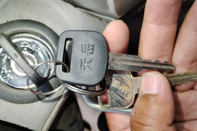 Used Jinbei Hiace 2014 2.0L 5th-Gen Power King Comfort Version V19 Vehicle Key