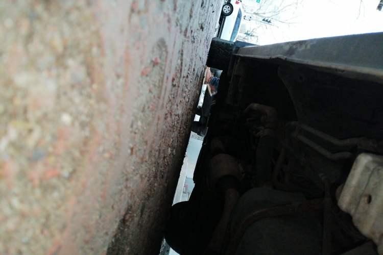 Used Jinbei Hiace 2014 2.0L Comfort Version V19 Chassis Front Left