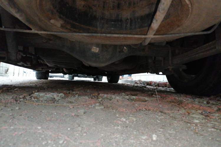 Used Jinbei Hiace 2014 2.0L Comfort Version V19 Chassis Rear Left